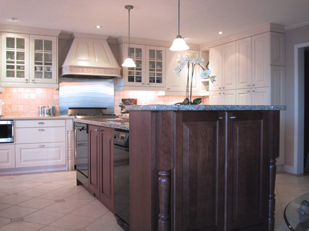 BENTE LINE – CUSTOM CABINETS